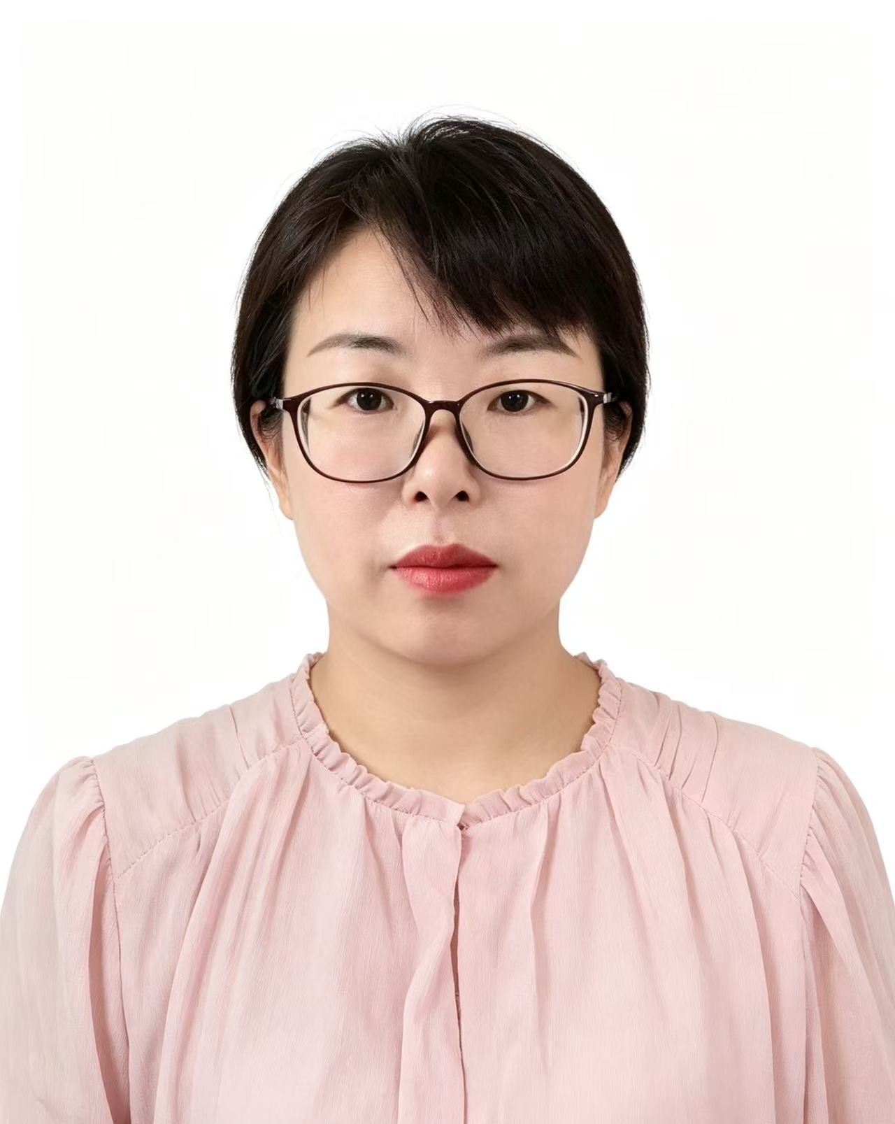 侯莉莉(讲师,副教授,上海万博联科技中心产业研究院人才智库专家)